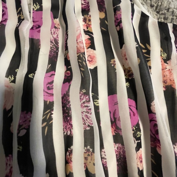 Vintage Guess Flower BodySuit - Picture 3 of 6